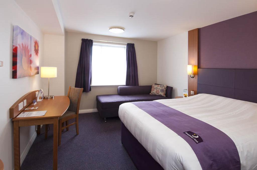 Premier Inn Cobham Cobham  Room photo