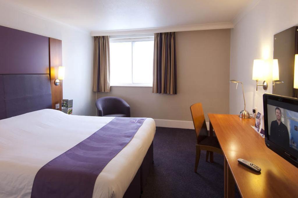 Premier Inn Cobham Cobham  Exterior photo