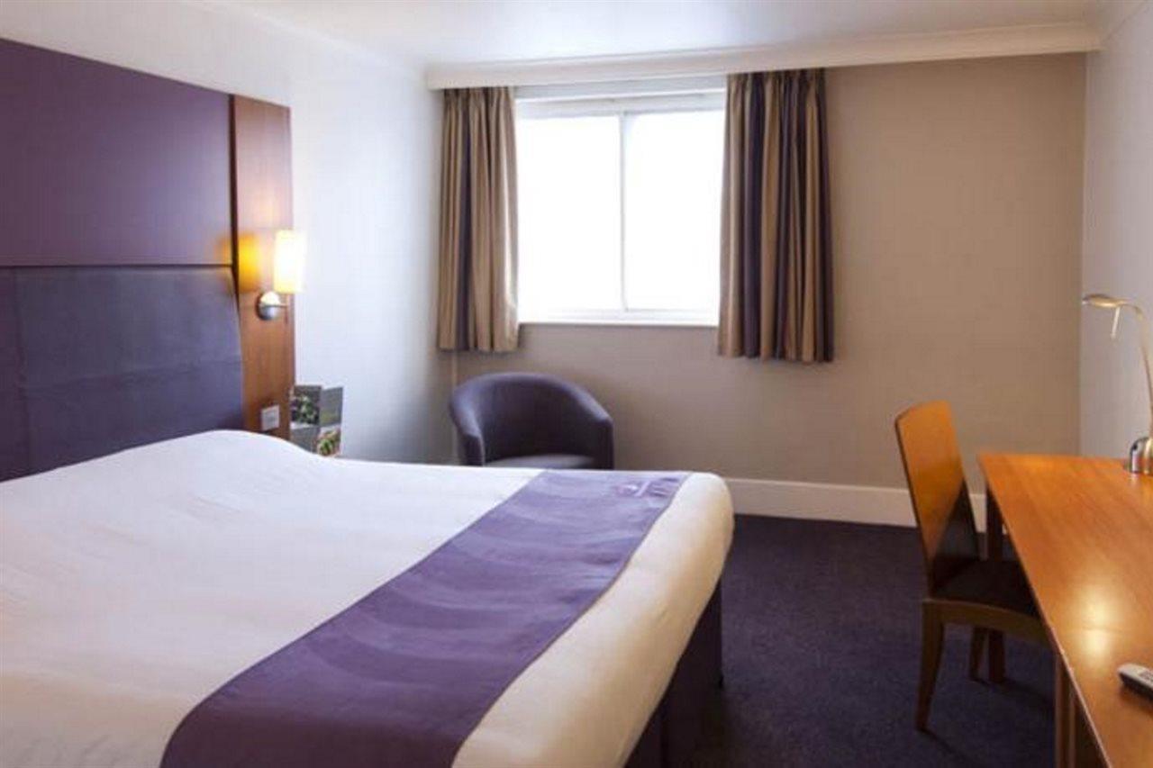 Premier Inn Cobham Cobham  Exterior photo